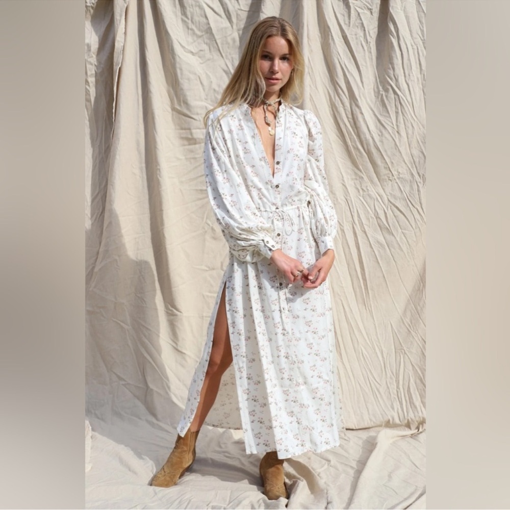 Jen's Pirate Booty Voila Long-Sleeve, button up maxi NWOT size Medium